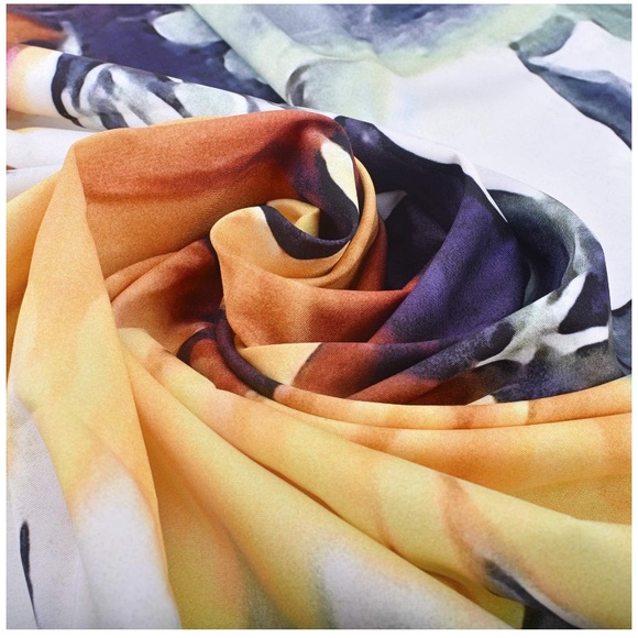 Bright Sunflower Tapestry 🌻 - Picture 3 of 6